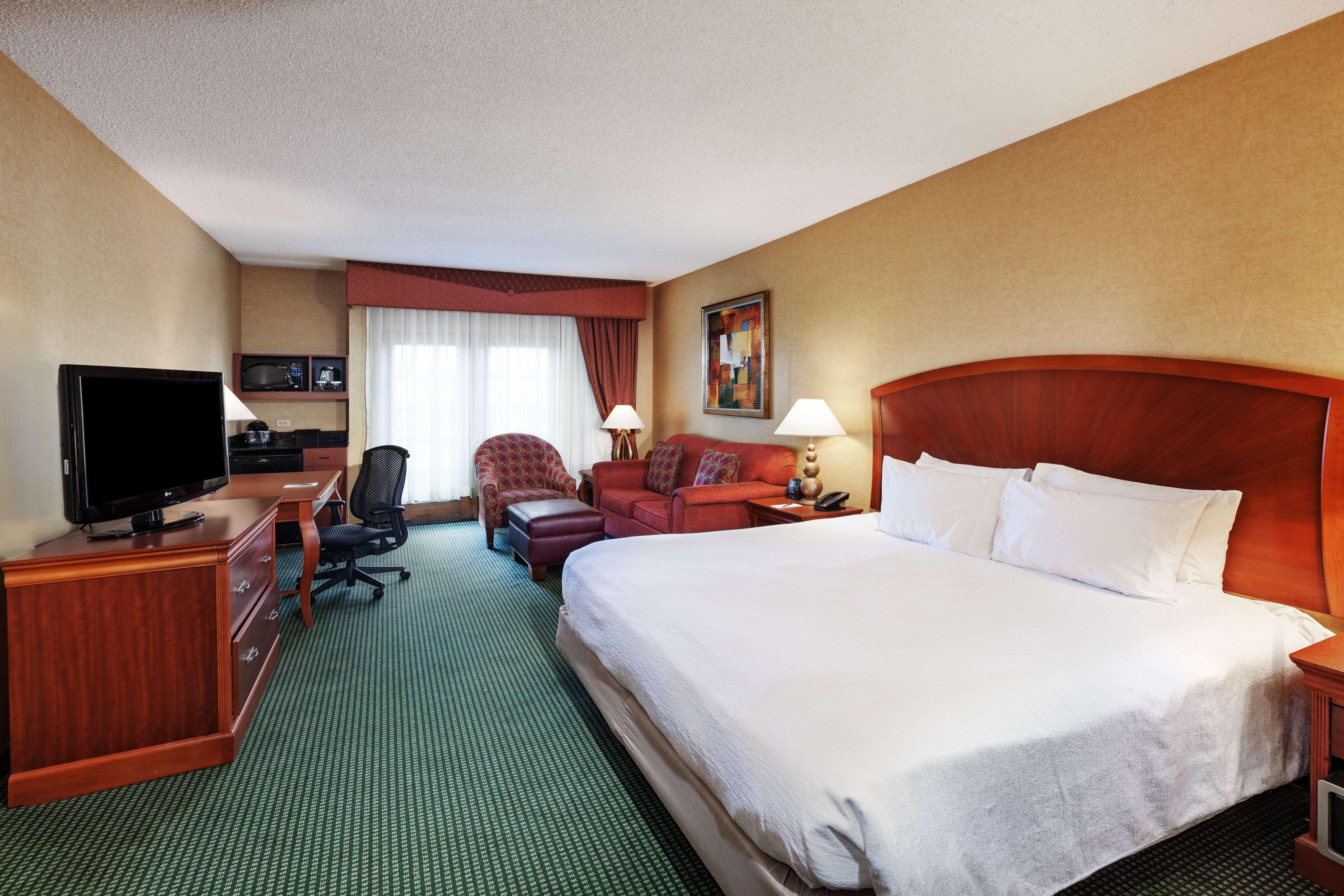 Embassy Suites By Hilton Greensboro Airport Екстер'єр фото