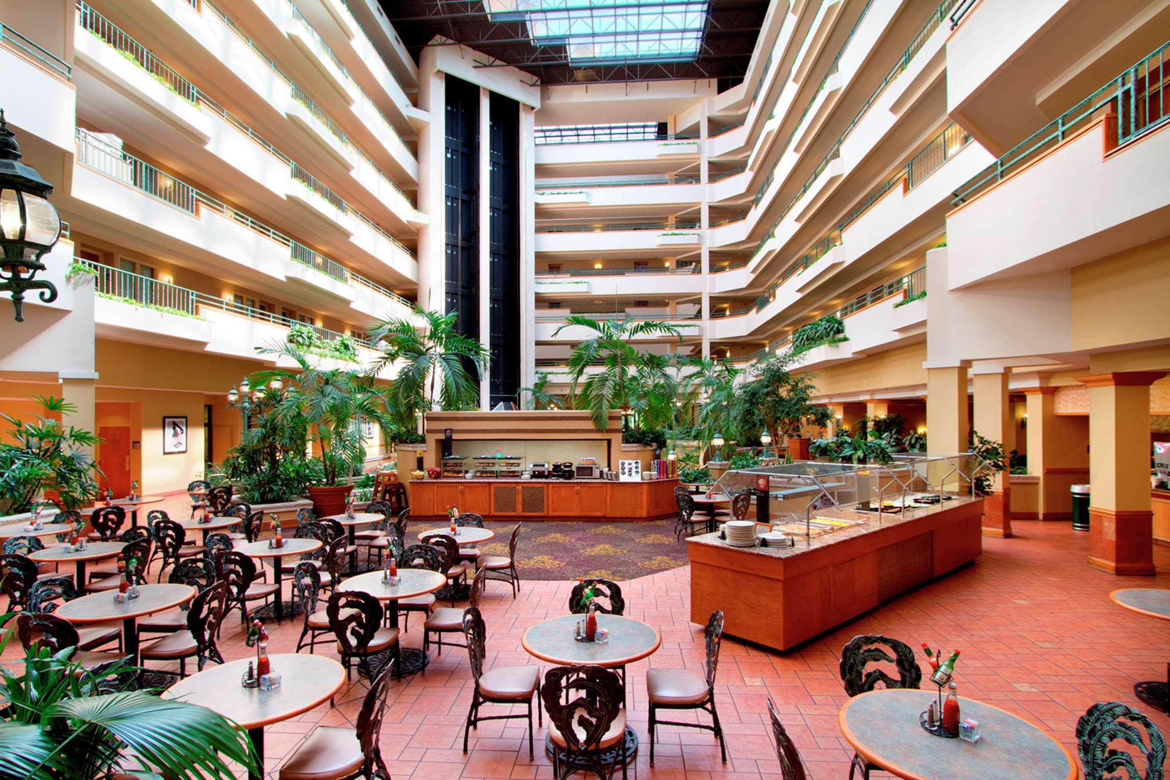 Embassy Suites By Hilton Greensboro Airport Екстер'єр фото