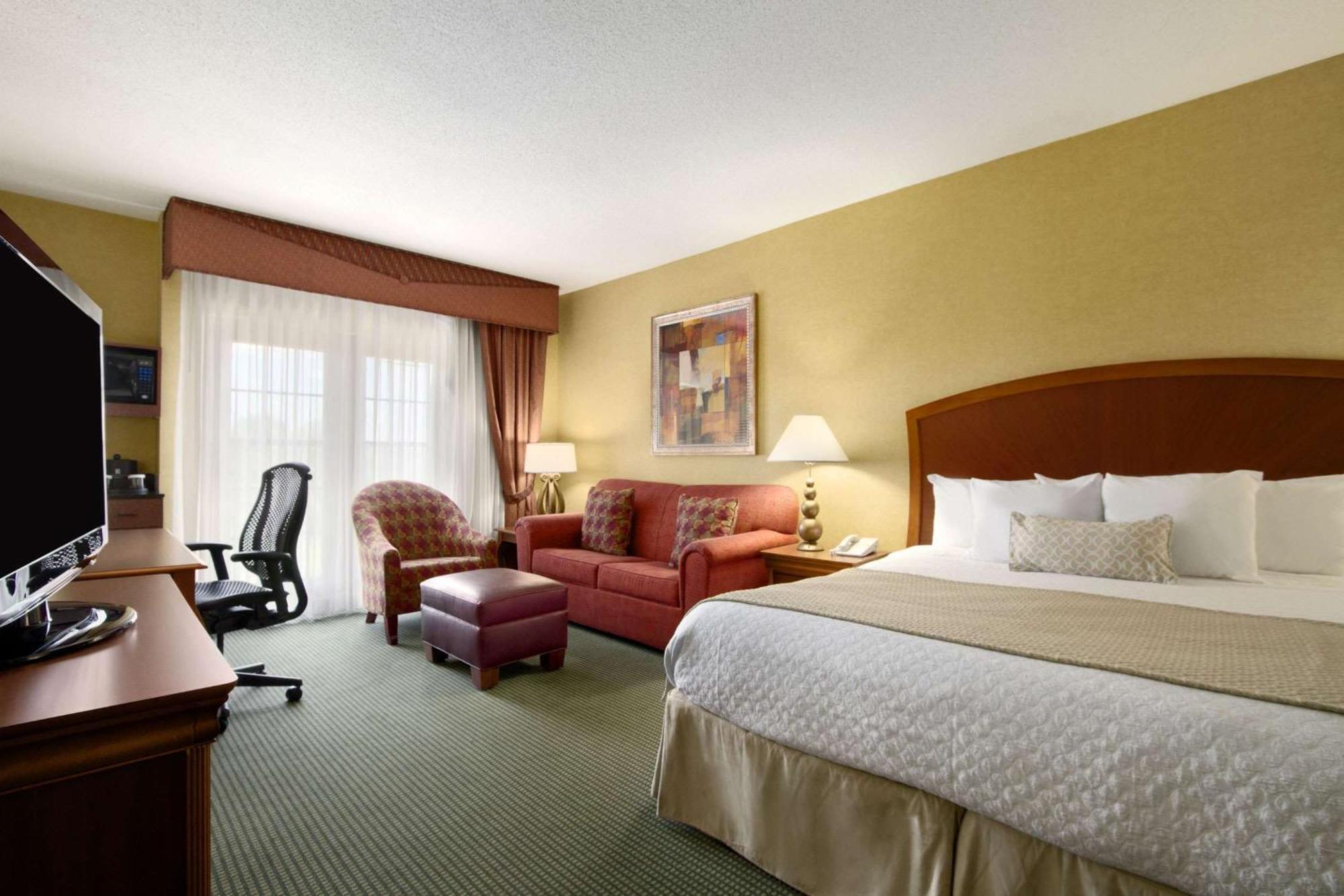 Embassy Suites By Hilton Greensboro Airport Екстер'єр фото