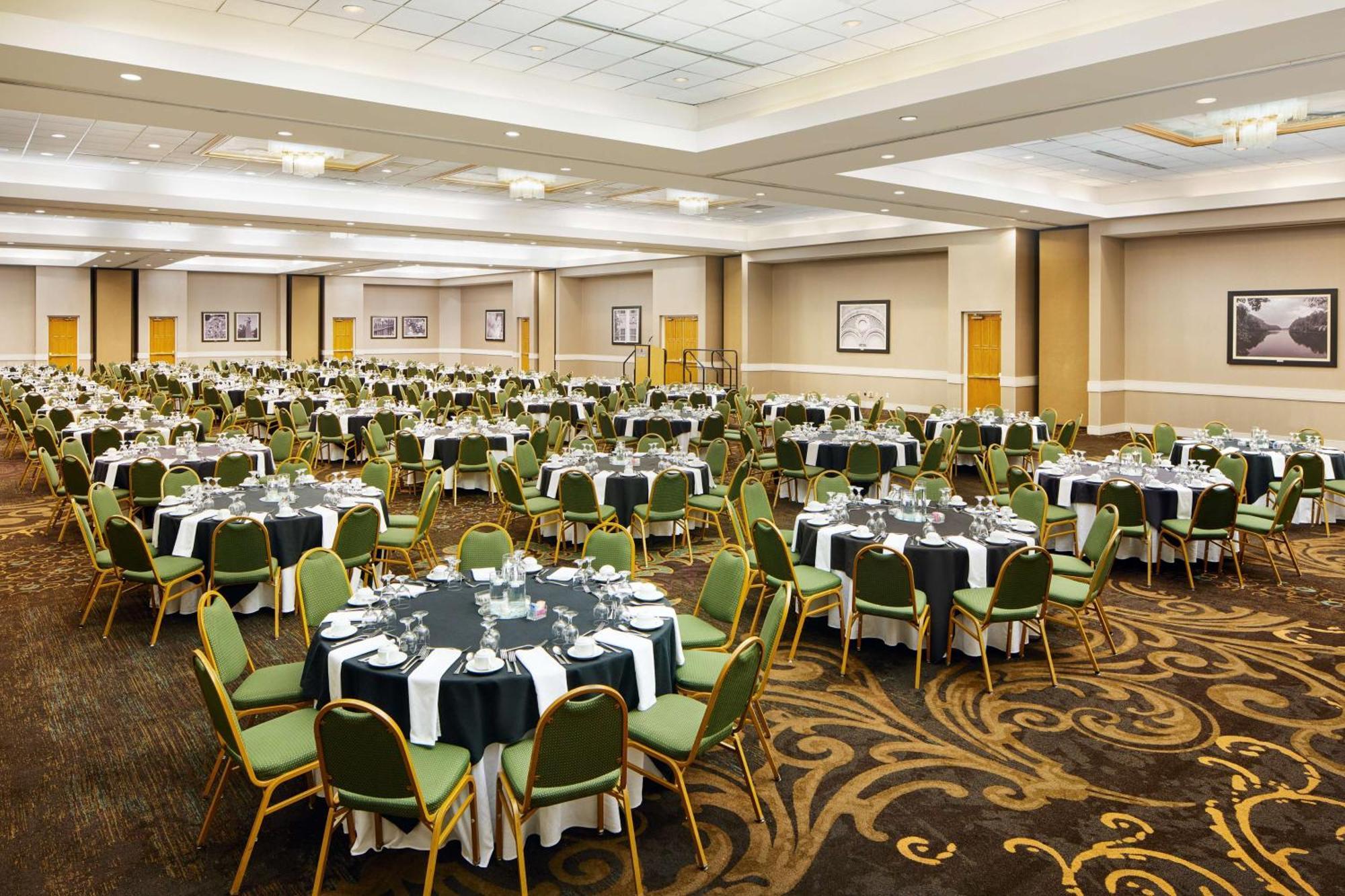 Embassy Suites By Hilton Greensboro Airport Екстер'єр фото