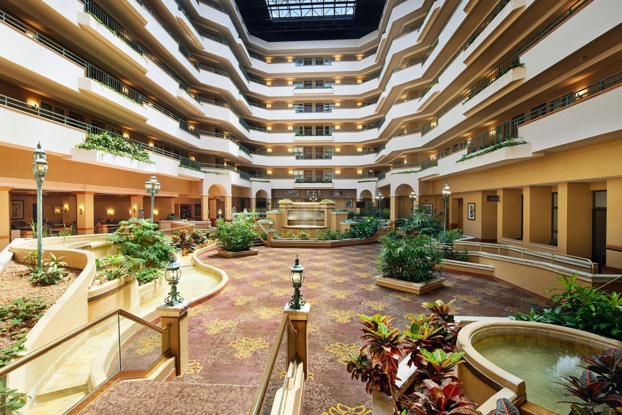 Embassy Suites By Hilton Greensboro Airport Екстер'єр фото