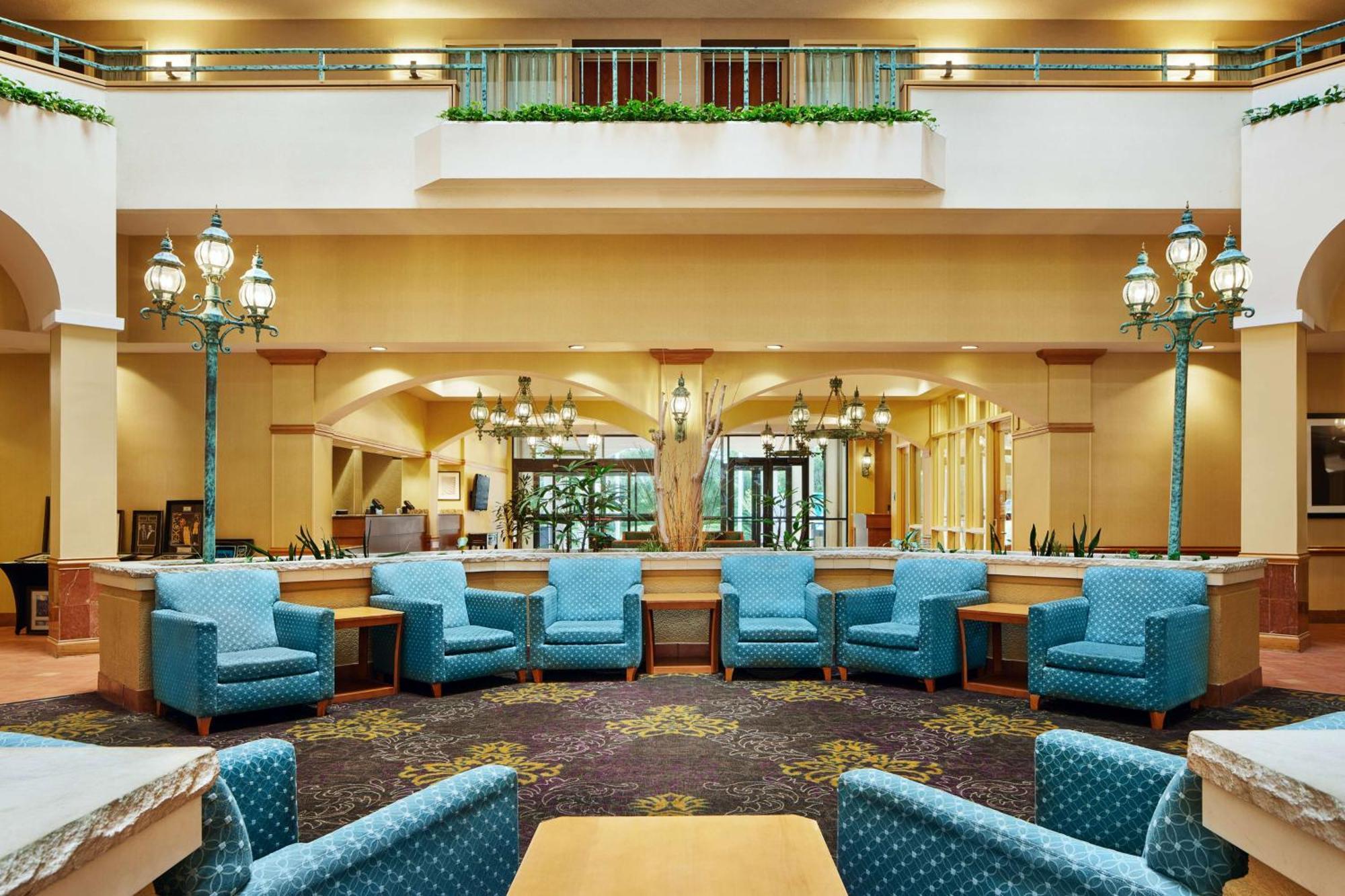 Embassy Suites By Hilton Greensboro Airport Екстер'єр фото