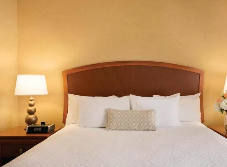 Embassy Suites By Hilton Greensboro Airport Екстер'єр фото