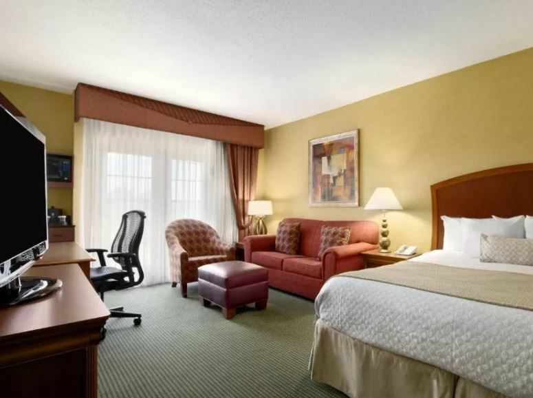 Embassy Suites By Hilton Greensboro Airport Екстер'єр фото
